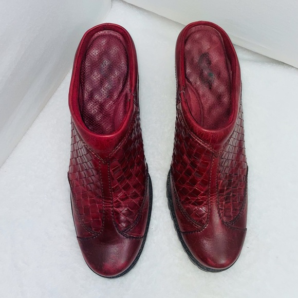 SoftWalk Red Wedges - Picture 4 of 12